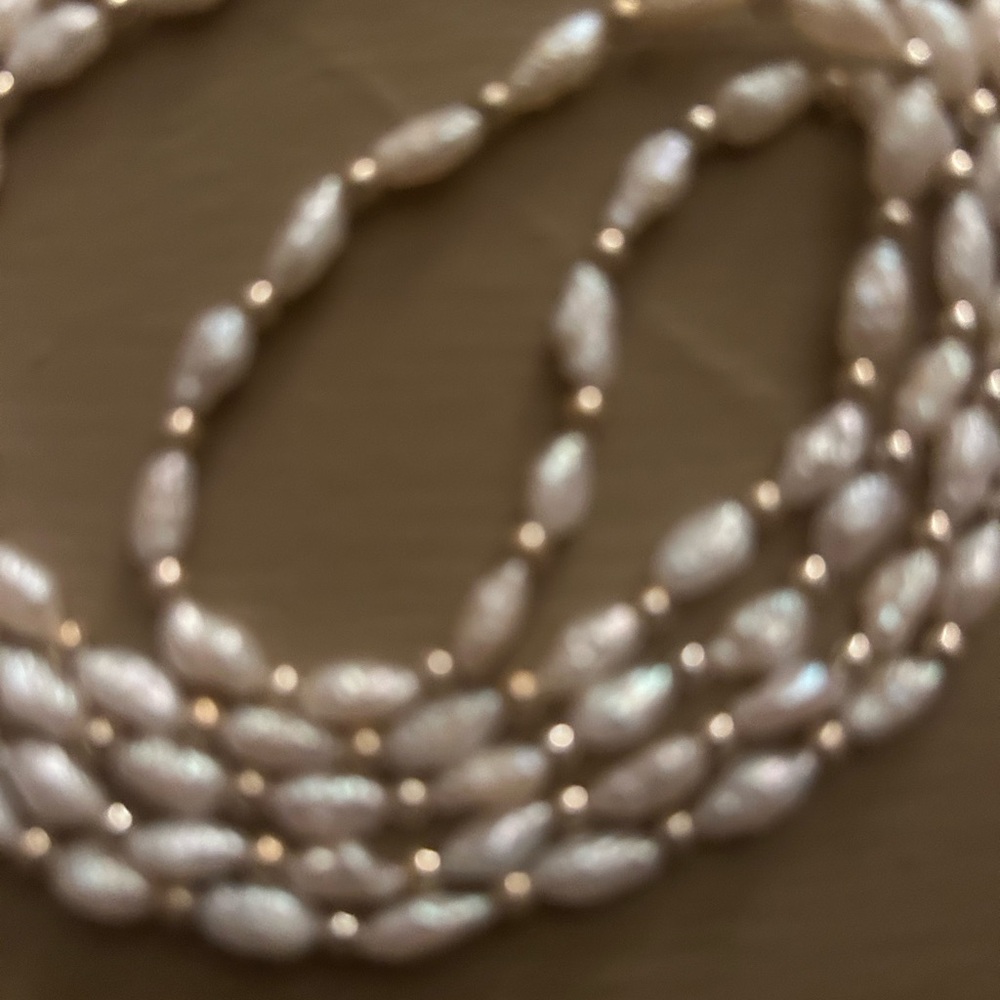 Elegant Rice Pearl Necklace - Picture 2 of 6